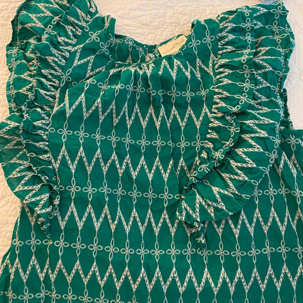 NWOT Universal Thread tank